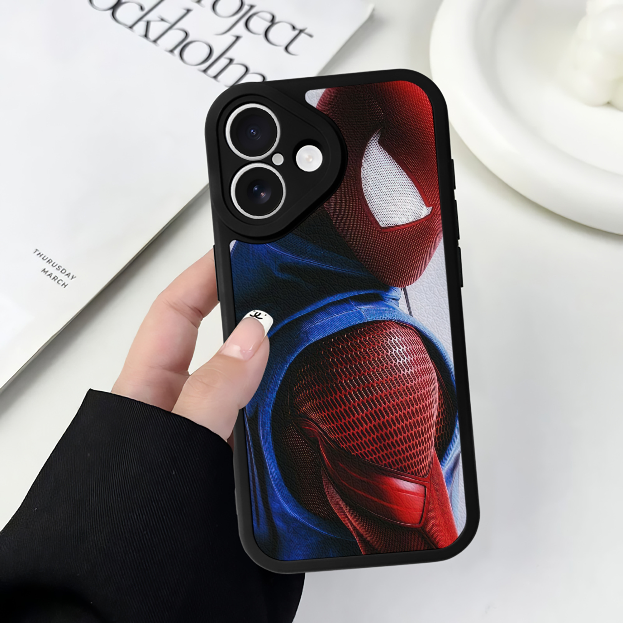 （画像用） Spider Man スパイダーマン 【iPhone 16シリーズ対応】シリコンスマホケース（レザー調） 材質：シリコン